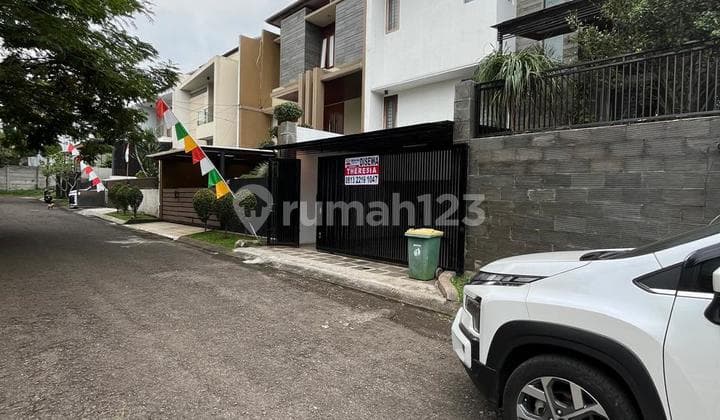 Disewakan Rumah 2 lantai Setra Duta Residence