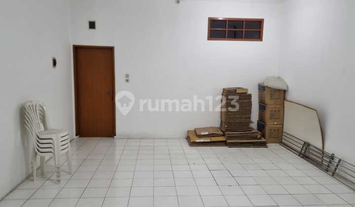 Disewakan Ruko Terawat di Taman Kopo Indah 3 Tki 3