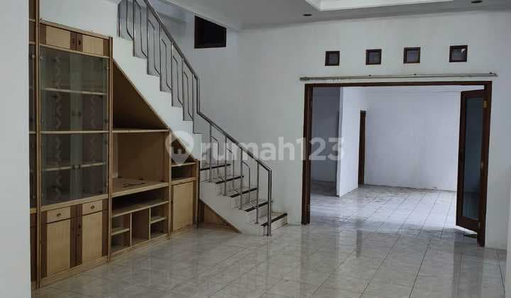 Dijual / Disewakan Rumah Bangunan 2 Lantai di Komplek Pasadena Residence, Caringin