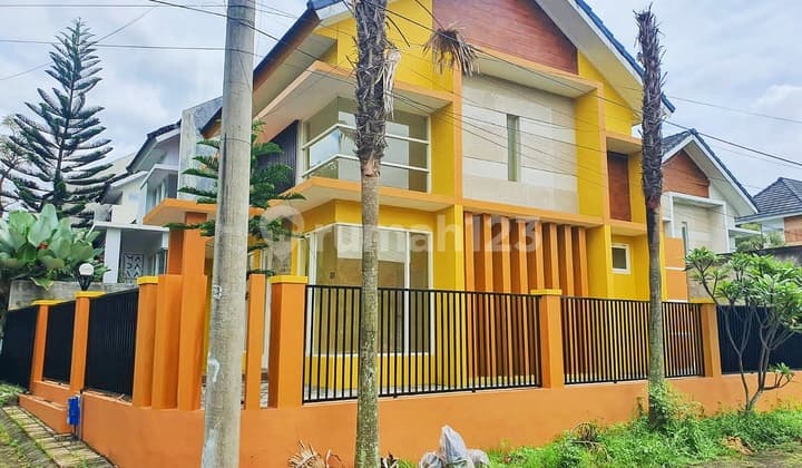 RUMAH HOOK BAGUS MODERN MURAH TANAHNYA LUAS DEKAT SUHAT