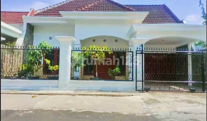 NEW 2-STORY RENOVATED HOUSE AFFORDABLE PRICE NEGOTIABLE COMFORTABLE MALANG CITY