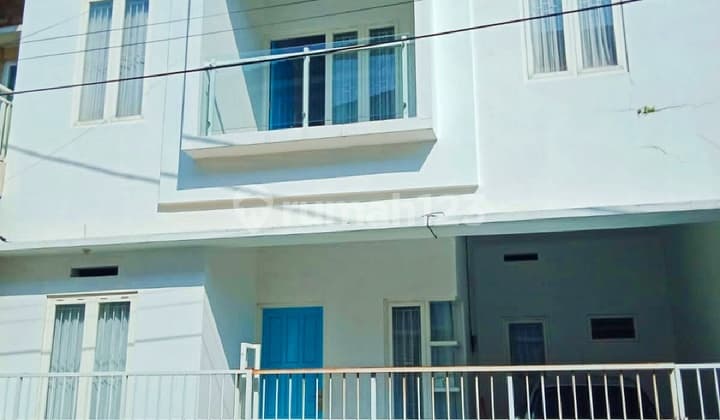 EXCLUSIVE BOARDING HOUSE + AFFORDABLE FURNISHING! NEAR CAMPUS IN SIGURA²