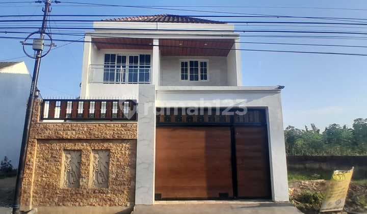 Rumah mewah baru jadi konsep villa di Poros Jalan Ked. Kandang