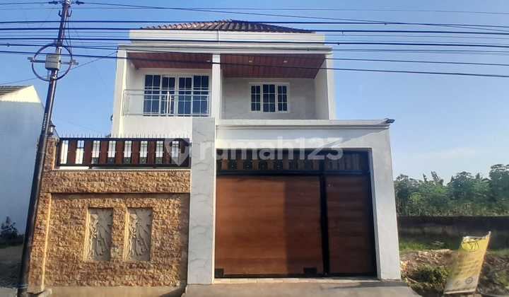 Rumah mewah baru jadi konsep villa di Poros Jalan Ked. Kandang
