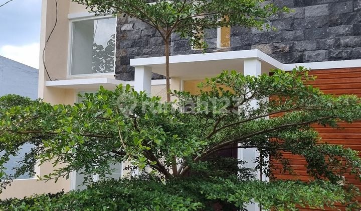 Rumah Indent Bagus Modern Baru Dekat Exit Tol Buring Kota Malang