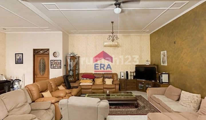 Murah, Lokasi Strategis, Rumah di Lebak Indah SHM