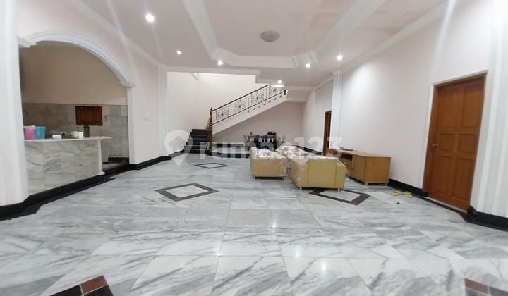For Rent: Fully Furnished House and Office with 6 Bedrooms in Central Gatsu