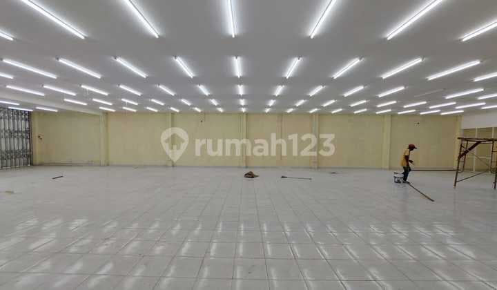 Disewakan Toko Tempat Usaha Kantor Jalan Utama Mahendradata Bali