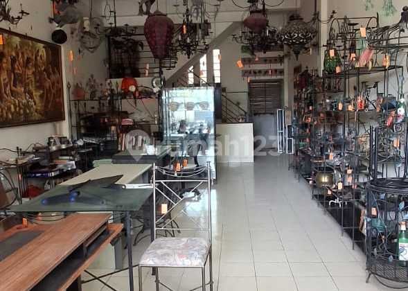 For Sale: 3-Story Shop House with Spacious Parking, Kerobokan Kelod, Bali