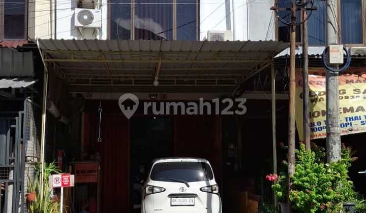 A strategic shophouse for sale in Renon, located on Sudirman Street, Dauh Puri Klod, South Denpasar.