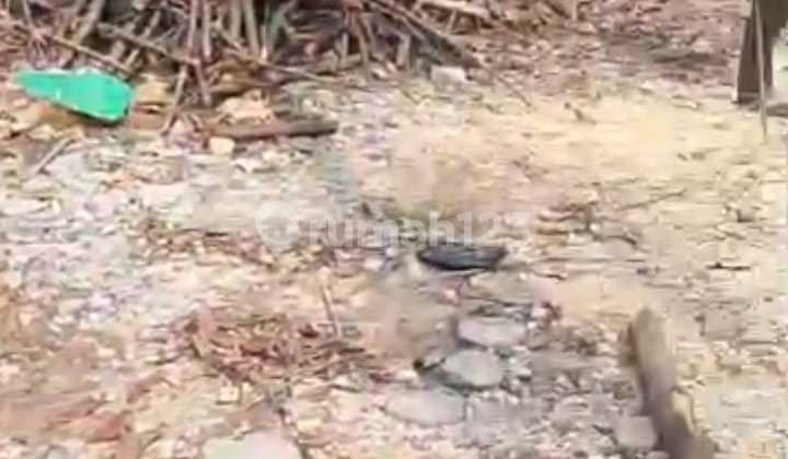 Quick sale of strategic land along the main Pekayon highway.