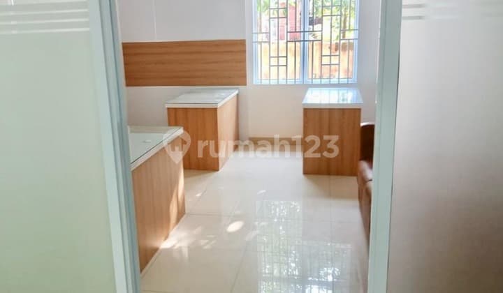 Dijual Rumah kantor Halaman Besar Dekat Mall Transmart