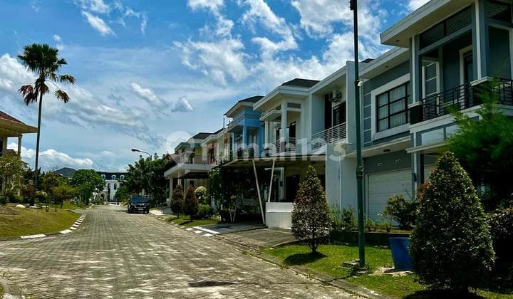 Dijual Rumah Mewah Cluster 2,5 Lantai Lokasi Tengah Kota Pekanbaru