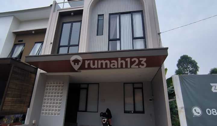 Rumah 3 Lantai Desain Modern, Lokasi Strategis Di Cireunde