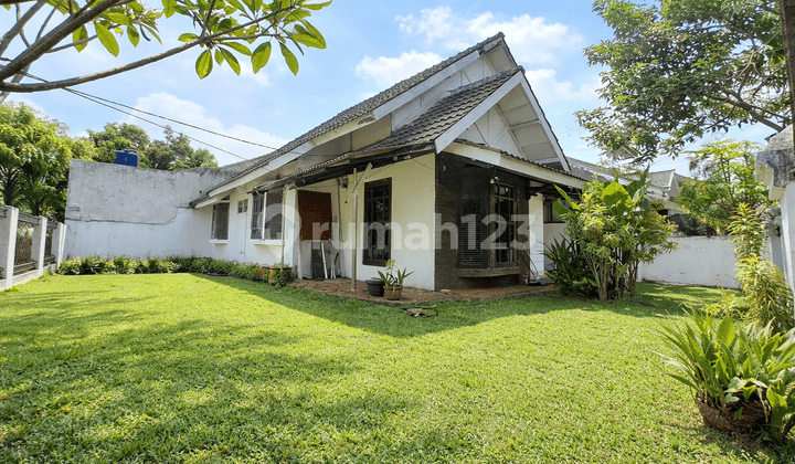Premium Location ! Rumah Hook Cakra, Cinere - Adem, Luas dan Strategis