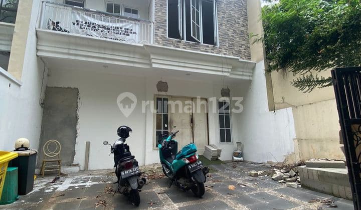 Rumah Dijual Dengan Konsep Tropikal Minimalis di Cireunde Tangerang Selatan