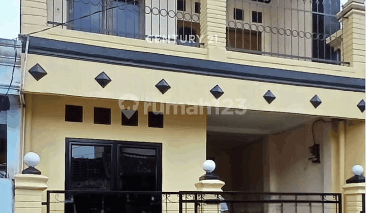 Rumah Akses Tol Sentul di Mega Sentul Alamanda Jl Aster Iv