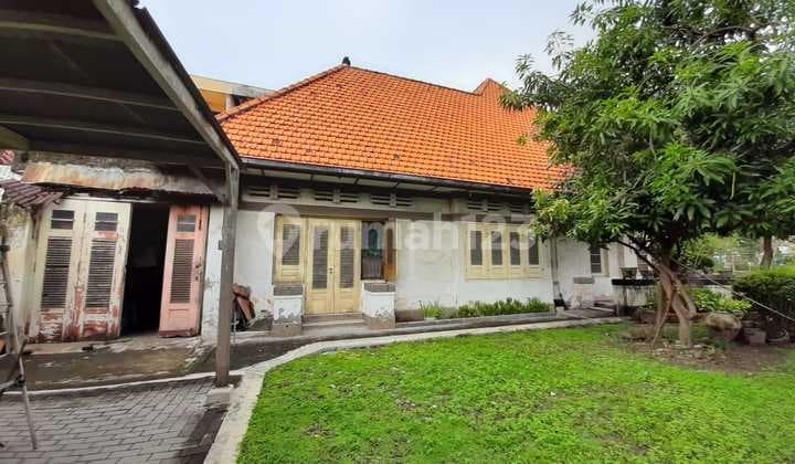 Rumah Bangunan Lama Strategis Jalan Sulawesi Surabaya Pusat