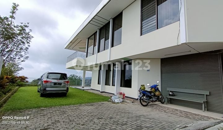 Rumah Villa Murah Poll di Tretes Raya Prigen Dekat Hotel Surya