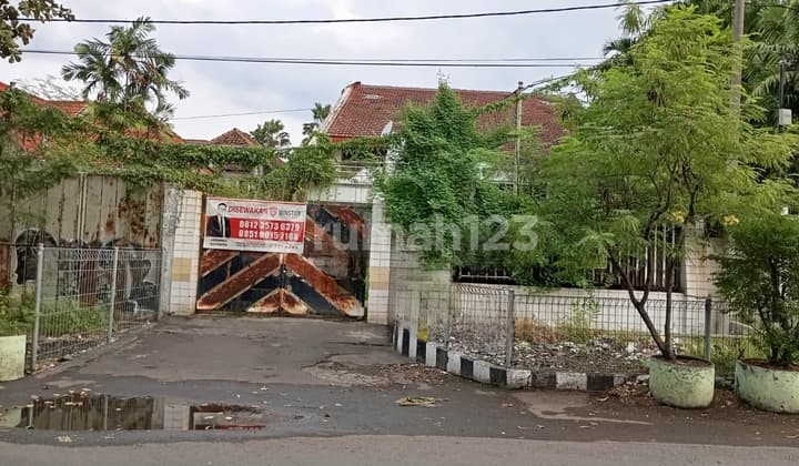 Rumah Sewa Lokasi Strategis di Jalan Anjasmoro Surabaya