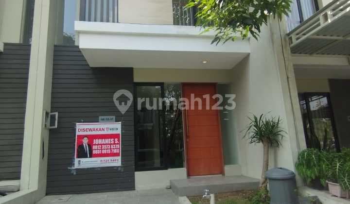 Rumah 2 Lantai North West Lake Sewa Siap Huni Citraland Utara