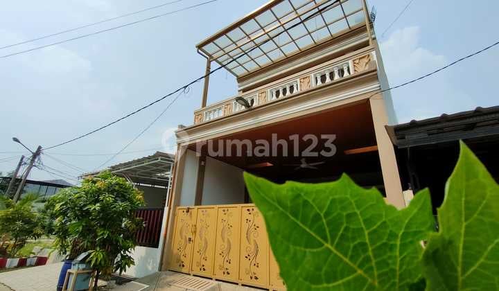 Dijual Rumah 3 Lantai Mewah di Perumahan Vida Bekasi
