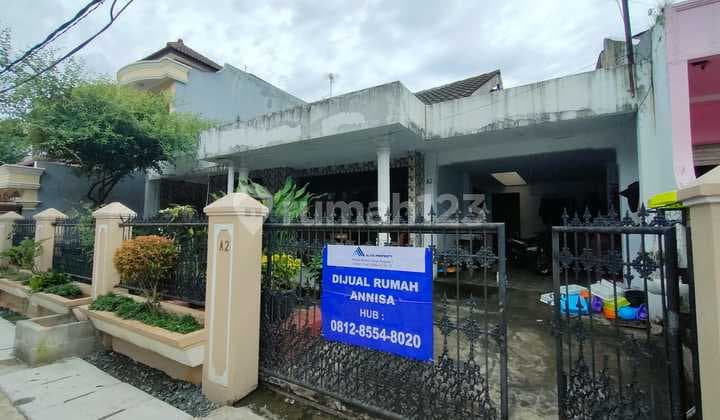 Luxurious House Land Area 228 M² Flood-Free in Delta Pekayon Jaya, Bekasi
