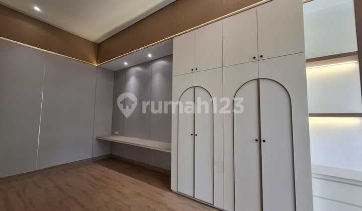 For Sale / For Sale
KBP Hook House @ Tatar Naga Ningrum
Land Area 190 m²
Building Area 150 m²
3 Bedrooms, 2 Bathrooms
2200 Watt Electricity
2-Car Carport
SHM (Certificate of Ownership), Fully Furnished
Price: 4.27 Billion
Contact: 0822.1857.7273
Teguh Budiman / xmac