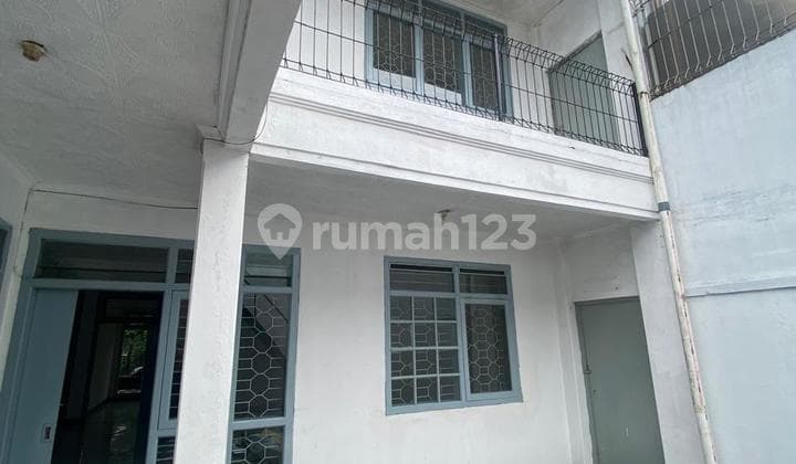 For Sale: 2-Story House @ Land Area 216 m², Building Area 225 m², 3+1 Bedrooms, 2+1 Bathrooms, 3500 Watt Electricity, Well Water, SHM (Certificate of Ownership), 1 Garage, 1 Carport, Northeast Facing, Price: 1.6 Billion Negotiable, Contact: 0822.1857.7273, Teguh Budiman / xmac.