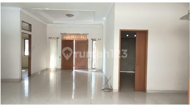 Lt 170 Full Bangunankt 2 +1+1km 2garasicarportlistrik 2200air Sibleshmhadap Timur