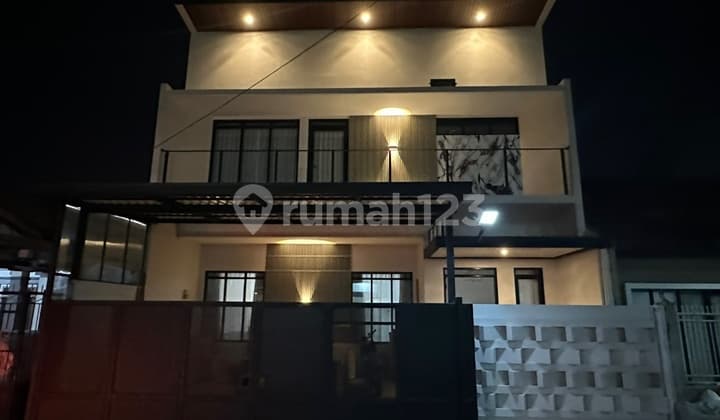 Taman Kopo Indah 2 Rp 2.800.000.000,00 Lt 153 Lb 2403 Ktd + 13 Kmd Air Sible Listrik 2200shm Hdp Timurkitchen Setbonus Canopy