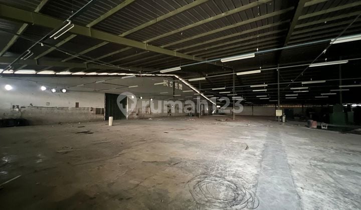 Disewakan Gudang Strategis - Cicalengka Bandungpilihan Tepat untuk Usaha, Distribusi, atau Penyimpanan Skala Besar. Akses Mudah & Siap Pakai!Tersedia Beberapa Ukuran:- 4.224 M²- 1.728 M²- 1.008 M²- 420 M²Keunggulan:v Akses Kontainer (Truk Besar Mudah Kelu