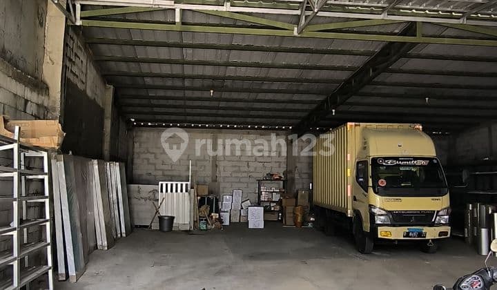 ✳️ Dijual/For Saleruang Usaha @ Katapang Andir , Sangkanhurip , Kab.bandung .Luas Tanah 650 M2lm 13 X 50 Mtrruko 165 M2gudang +/- 355 M2 Lahan Kosong 130 M2shm , Hdpimb Kantor & Rmh Tinggalop : 2.2 M Msh Negoo , Negoo Pasti Jadi .Info : 0822xxxxxxxxTegu
