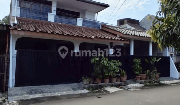 Rumah Siap Huni dengan Hunian Nyaman dan Asri di Ciputat