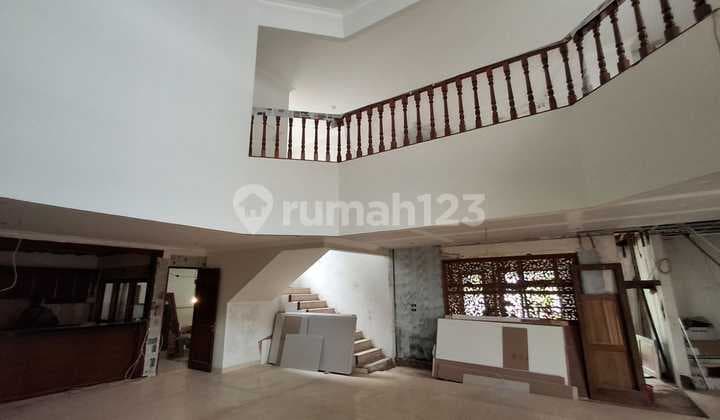 Luxury House in Lebak Bulus Near Pondok Indah South Jakarta Private Swimming Pool