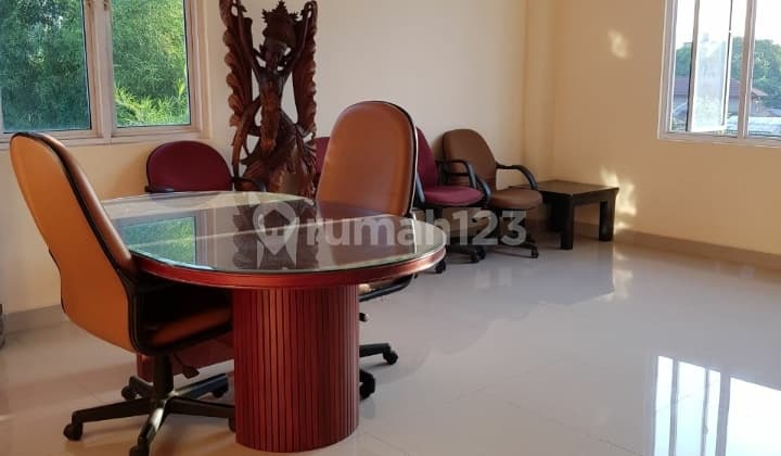 For rent 3-story shophouse Asia Lippo Karawaci