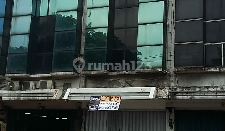 Disewakan ruko 3 lantai Taman cibodas Tangerang