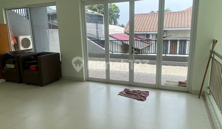 Rumah Terawat Siap Huni 2 Lantai Angrek Loka BSD