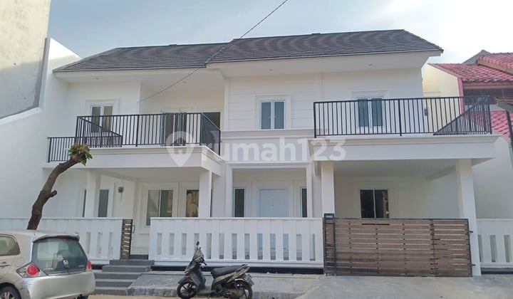 Rumah Rapi 2 Lantai di Villa Melati Mas