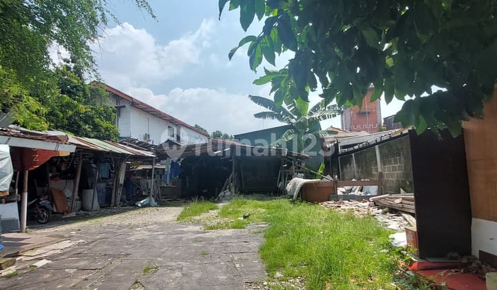 Dijual Tanah Lokasi StrategisJalan Ramai 2 arah Di Kembangan