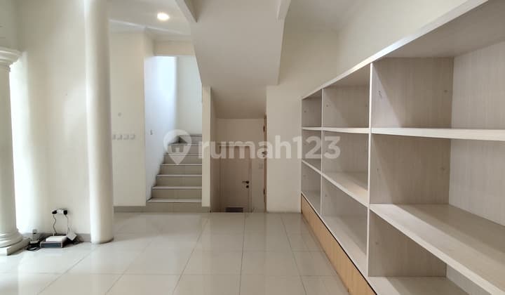 Rumah Bagus 2 Lantai Furnish Alicante Gading Serpong