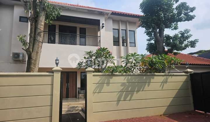 Rumah Bagus 2 Lantai Full Renovasi di Gandaria Kebayoran Baru