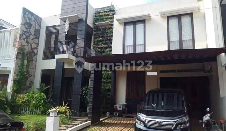 House in Senayan Bintaro Sector 9, Area 180m²