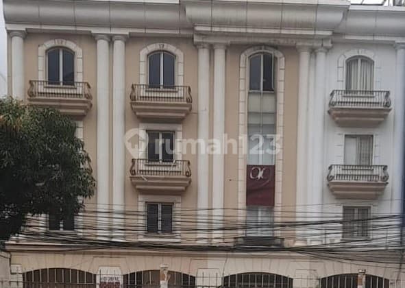 Ruko 4,5 Lantai di Mampang Prapatan Raya Jakarta Selatan