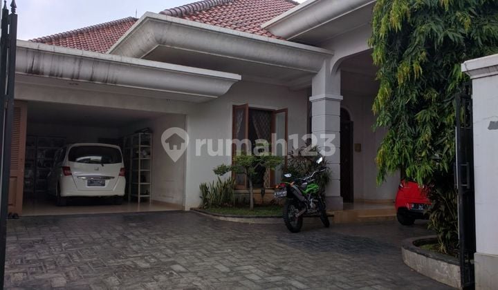 Rumah di Lebak Bulus Lokasi Strategis Luas 705M