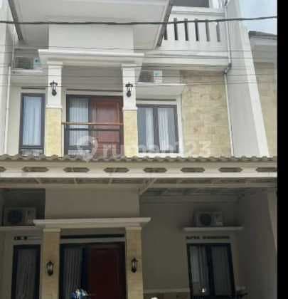 Rumah 3 Lantai Furnished di Amanah Garden Village Pamulang