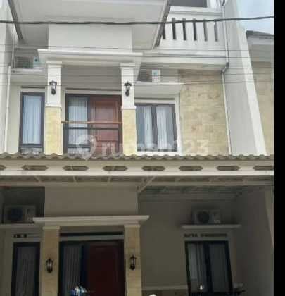 3-Story Furnished House in Amanah Garden Village Pamulang