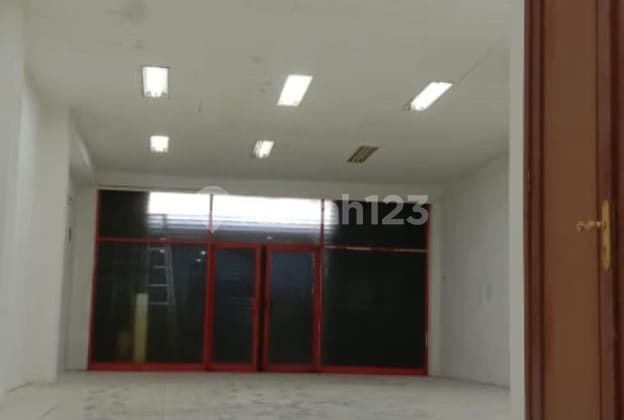 Ruko Kapten Tendean 3 Lantai Siap Pakai