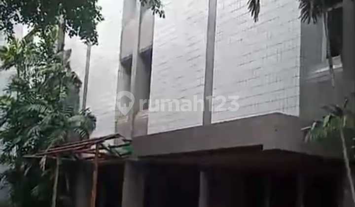 Gedung di Daan Mogot Raya Luas 4336m