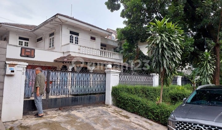 Rumah Mewah 2 Lantai Luas 706M Ada Swimming Pool